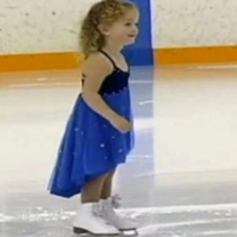 “Watch This Adorable Little Girl’s Impressive Ice Skating Moves!