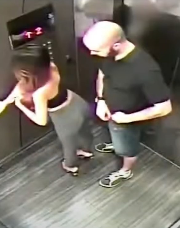 How the girl takes off her shirt in the elevator Hidden cameras captured it.😮Vidеo in comment👇