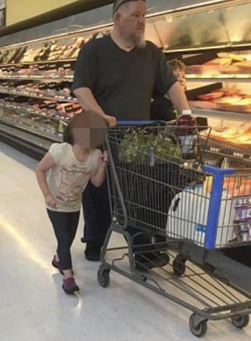 Photo Of Man With Daughter In Walmart Sparks Outrage After People Spot Unexpected Detail