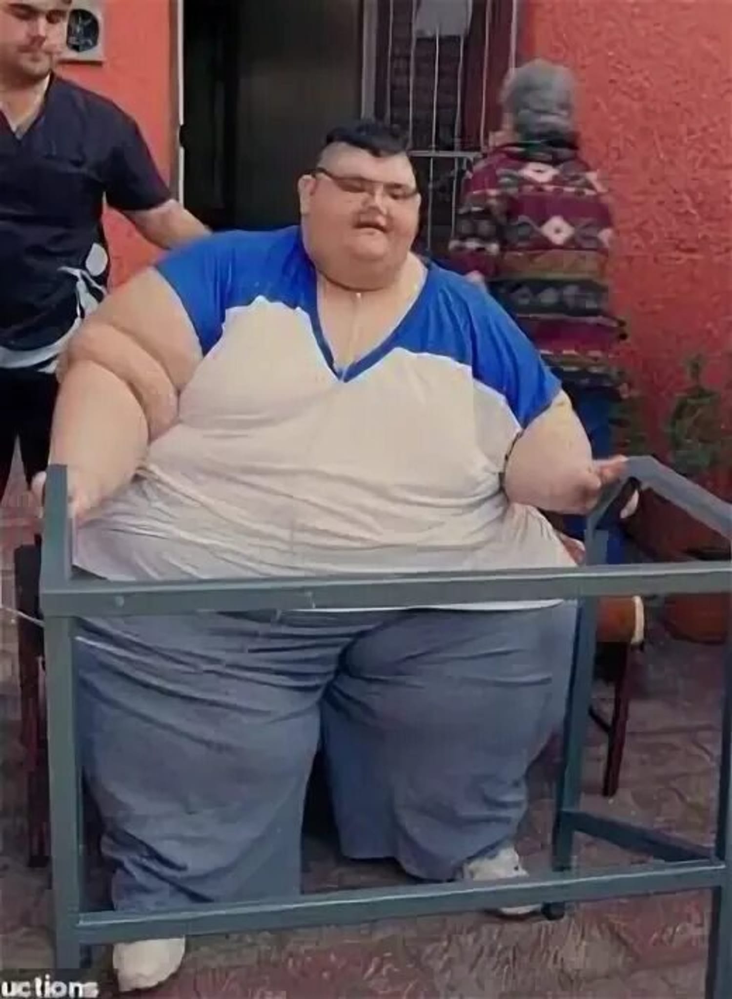 Once recorded as the world’s heaviest man – 1300 lbs, the man has undergone an incredible transformation over the past three years❗️❗️😲You won’t believe your eyes when you see what he looks like now. How did he manage to lose so much weight?😱🤐➡️Check his recent photos in the comment box below⬇️⬇️⬇️